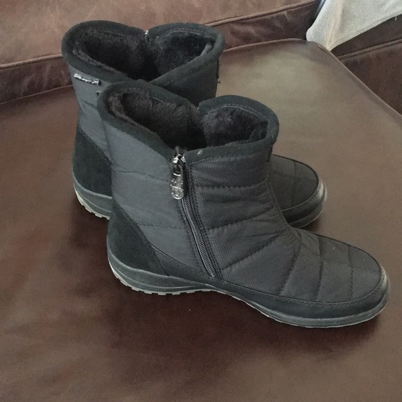 naturalizer waterproof boots